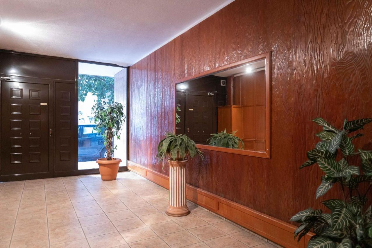 Wonderful Central Athens 2 Bedroom 2 Bath Sleeps 8 Dış mekan fotoğraf
